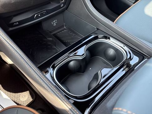 New 2027 Chrysler Pacifica Pinnacle AWD/4WD image 22