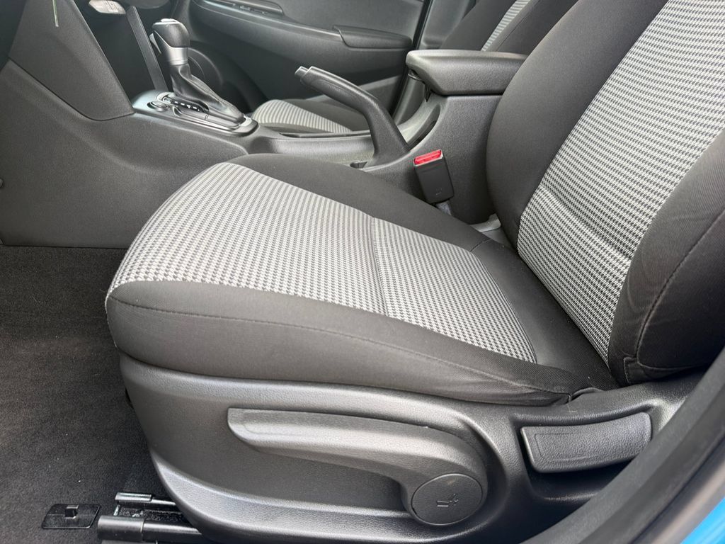 Used 2019 Hyundai Kona SE AWD/4WD image 11