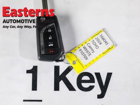 Used 2024 Toyota Camry SE image 25