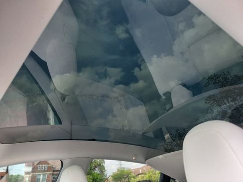 Used 2023 Tesla Model Y Long Range AWD/4WD image 21