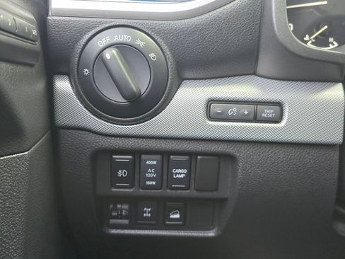 Used 2018 Nissan Titan PRO-4X w/ Pro-4x Convenience Package image 25