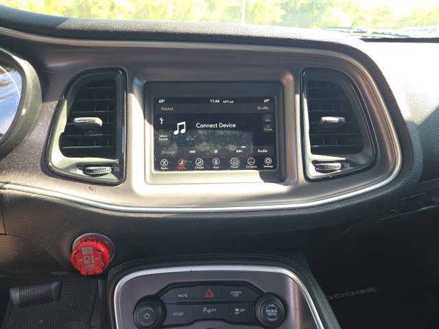 Used 2022 Dodge Challenger GT RWD image 9