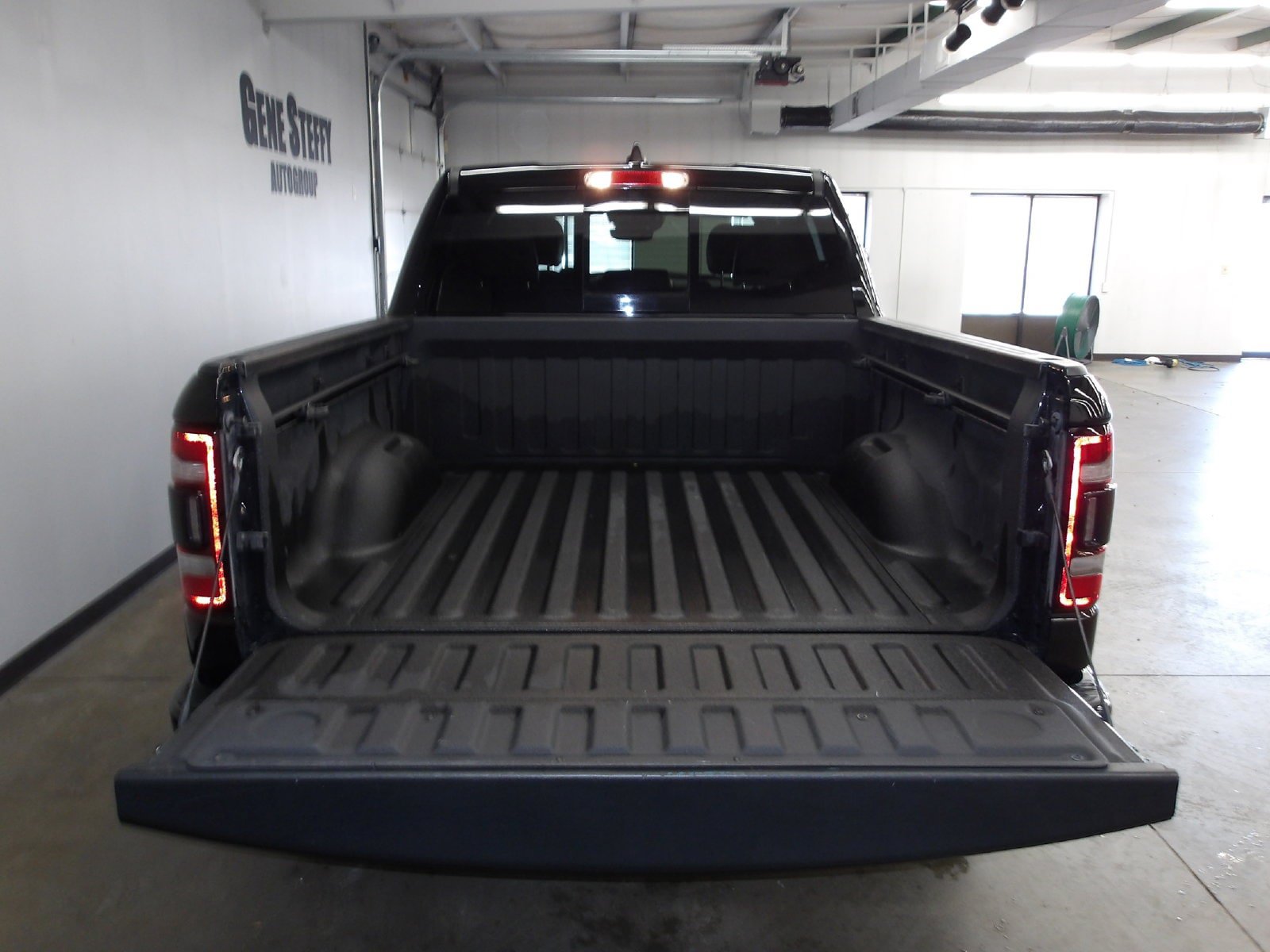 Used 2021 RAM 1500 Laramie AWD/4WD image 20