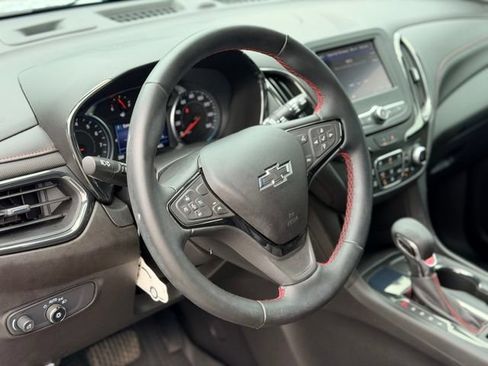 Used 2023 Chevrolet Equinox RS w/ LPO, Floor Liner Package FWD image 9