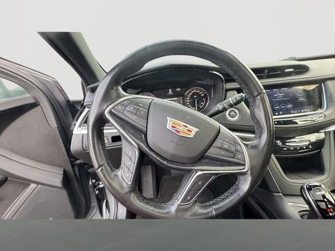 Used 2021 Cadillac XT5 Premium Luxury image 17