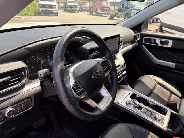 Certified 2022 Ford Explorer XLT w/ Equipment Group 202A AWD/4WD image 22