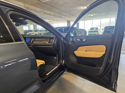 Used 2022 Volvo XC60 B5 Inscription w/ Advanced Package AWD/4WD image 34