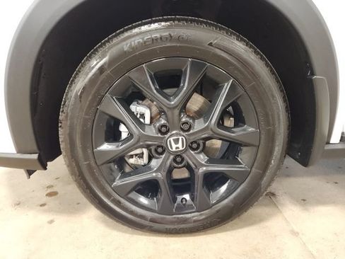 Certified 2025 Honda HR-V Sport image 9