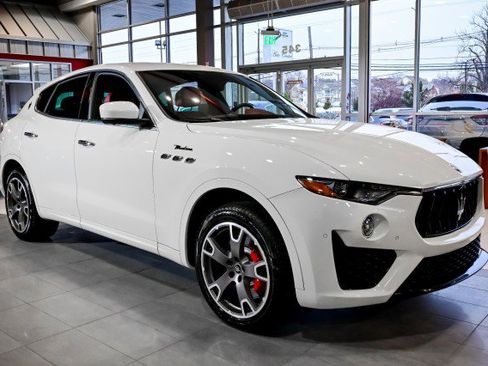 Used 2022 Maserati Levante Modena image 4