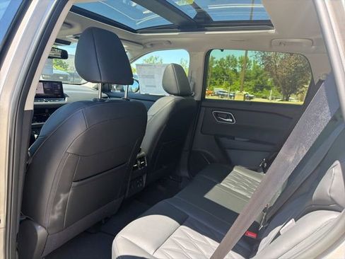 New 2026 Nissan Rogue Platinum AWD/4WD image 18