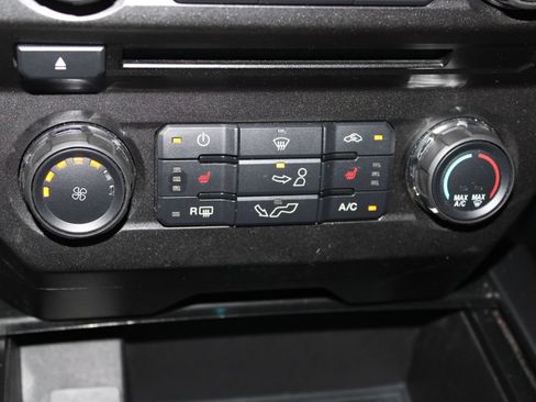 Used 2018 Ford F150 XLT w/ Equipment Group 302A Luxury AWD/4WD image 29
