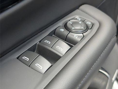 Used 2025 Chevrolet Tahoe Z71 w/ Z71 Off-Road Package image 14