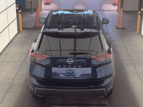Certified 2026 Nissan Rogue SV FWD image 9