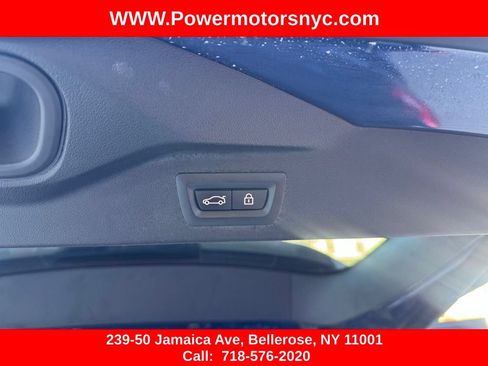 Used 2021 BMW X7 xDrive40i w/ M Sport Package AWD/4WD image 31