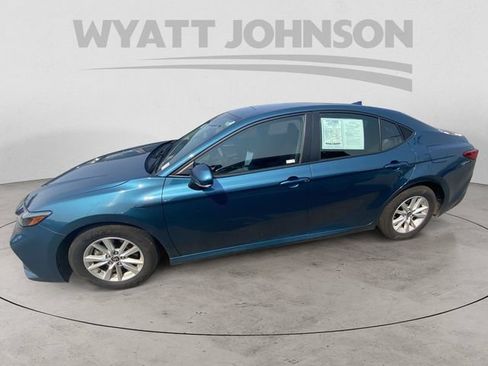 Used 2025 Toyota Camry LE FWD image 4