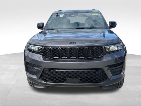 New 2025 Jeep Grand Cherokee Altitude RWD image 2