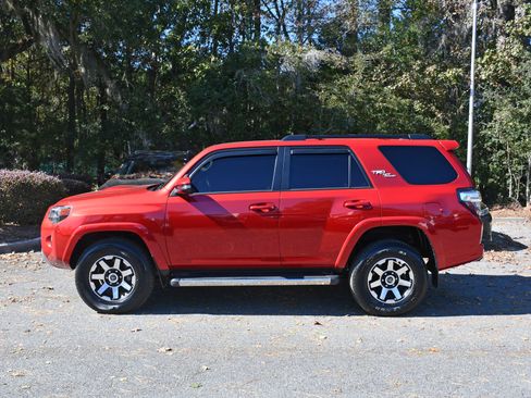 Certified 2023 Toyota 4Runner TRD Off-Road Premium image 2