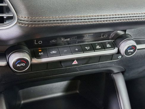 Used 2024 MAZDA MAZDA3 s FWD image 24