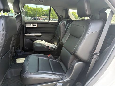 Certified 2024 Ford Explorer XLT w/ Equipment Group 202A AWD/4WD image 13