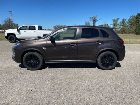 Used 2025 Mitsubishi Outlander Sport SE image 2