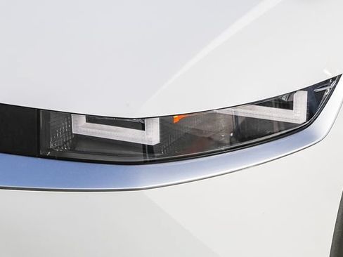 Certified 2024 Hyundai Ioniq 5 SEL RWD image 8