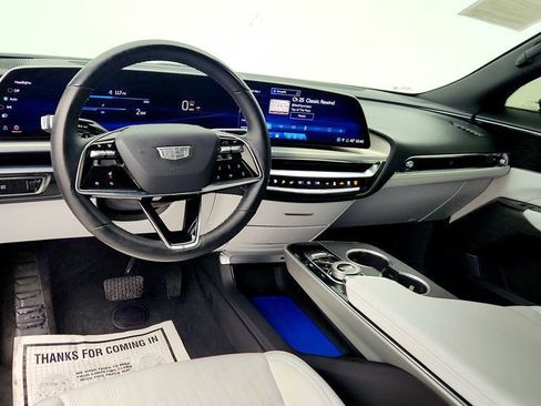 Used 2024 Cadillac Lyriq Sport image 11