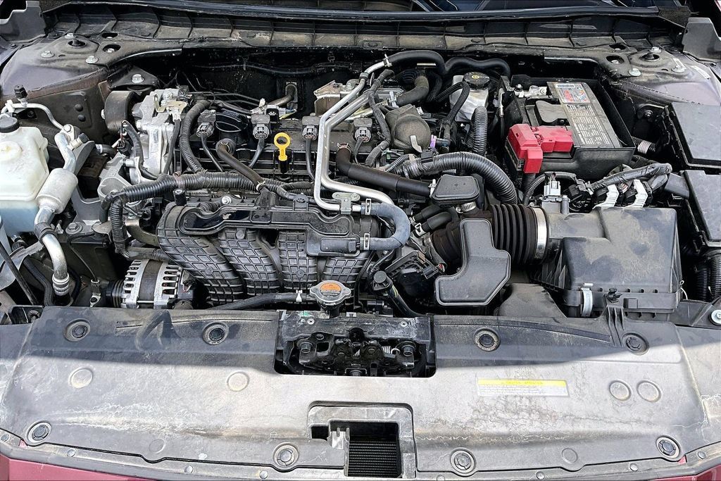 Used 2024 Nissan Altima 2.5 SV w/ SV Premium Package FWD image 28