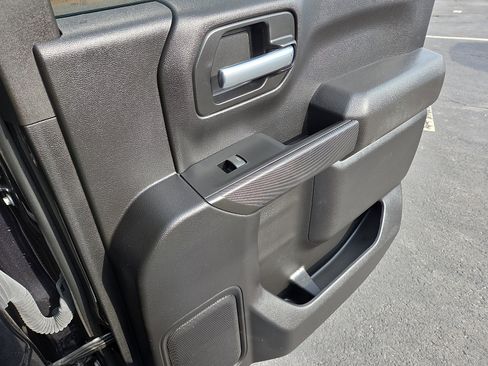 Certified 2022 Chevrolet Silverado 1500 Custom image 19