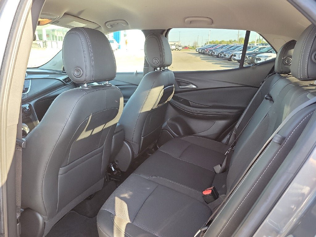 Used 2022 Buick Encore GX Select FWD image 9