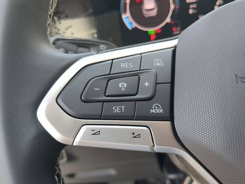 New 2026 Volkswagen Tiguan SE FWD image 28