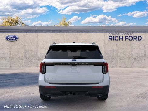New 2026 Ford Explorer Active RWD image 5