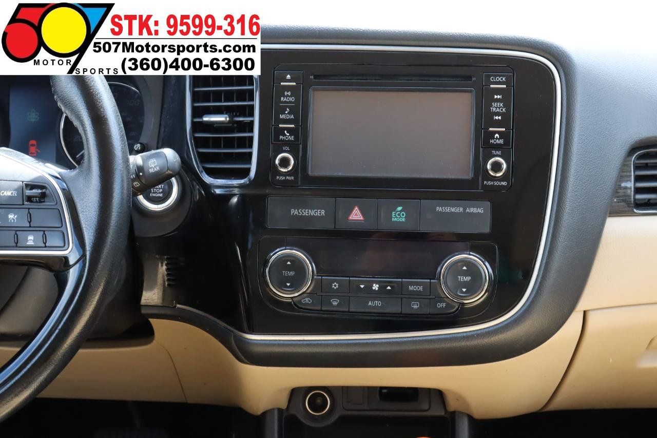 Used 2016 Mitsubishi Outlander SEL AWD/4WD image 17