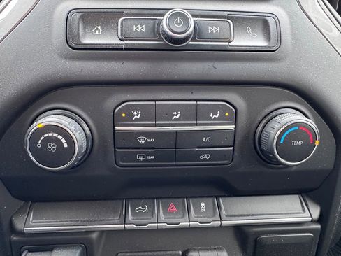 Used 2020 Chevrolet Silverado 2500 Custom w/ Custom Value Package image 17