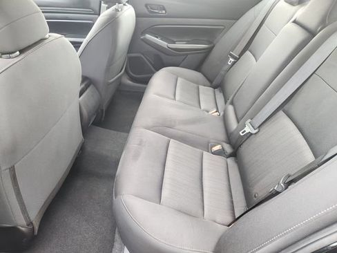 Used 2024 Nissan Altima 2.5 SV FWD image 24