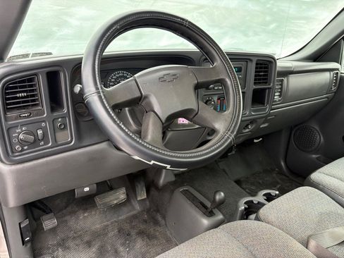 Used 2006 Chevrolet Silverado 1500 W/T image 11