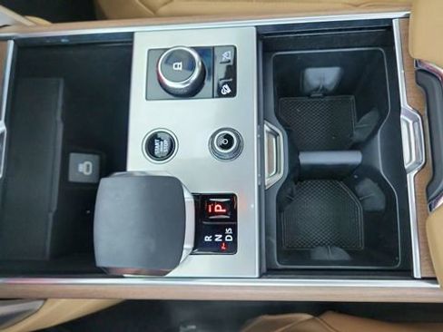 Used 2023 Land Rover Range Rover Long Wheelbase SE image 53