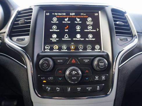 Used 2018 Jeep Grand Cherokee Limited image 19