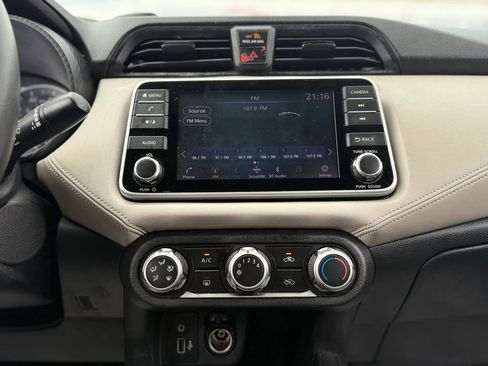 Used 2020 Nissan Versa SV w/ Trunk Package FWD image 34