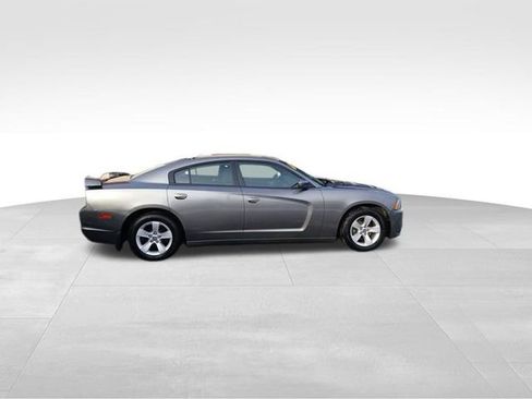 Used 2011 Dodge Charger SE w/ Connectivity Group image 4