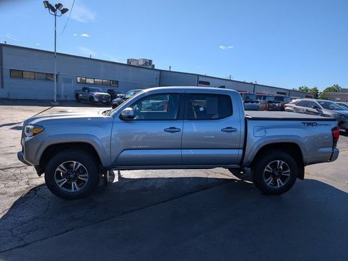 Certified 2018 Toyota Tacoma TRD Sport RWD image 3