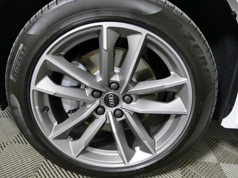 Certified 2025 Audi Q3 2.0T Premium w/ Black Optic Sport Package image 9