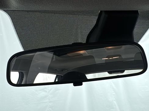 Used 2025 Hyundai Venue SEL image 30