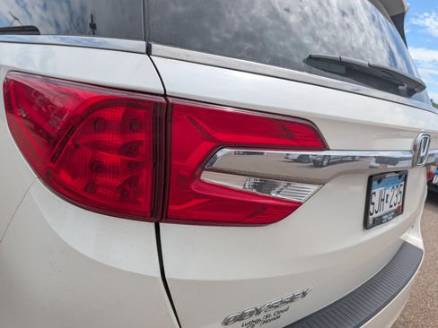 Used 2018 Honda Odyssey Elite image 5