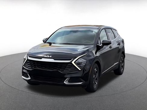Used 2025 Kia Sportage LX image 7