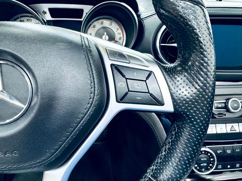 Used 2014 Mercedes-Benz SL 550 image 38