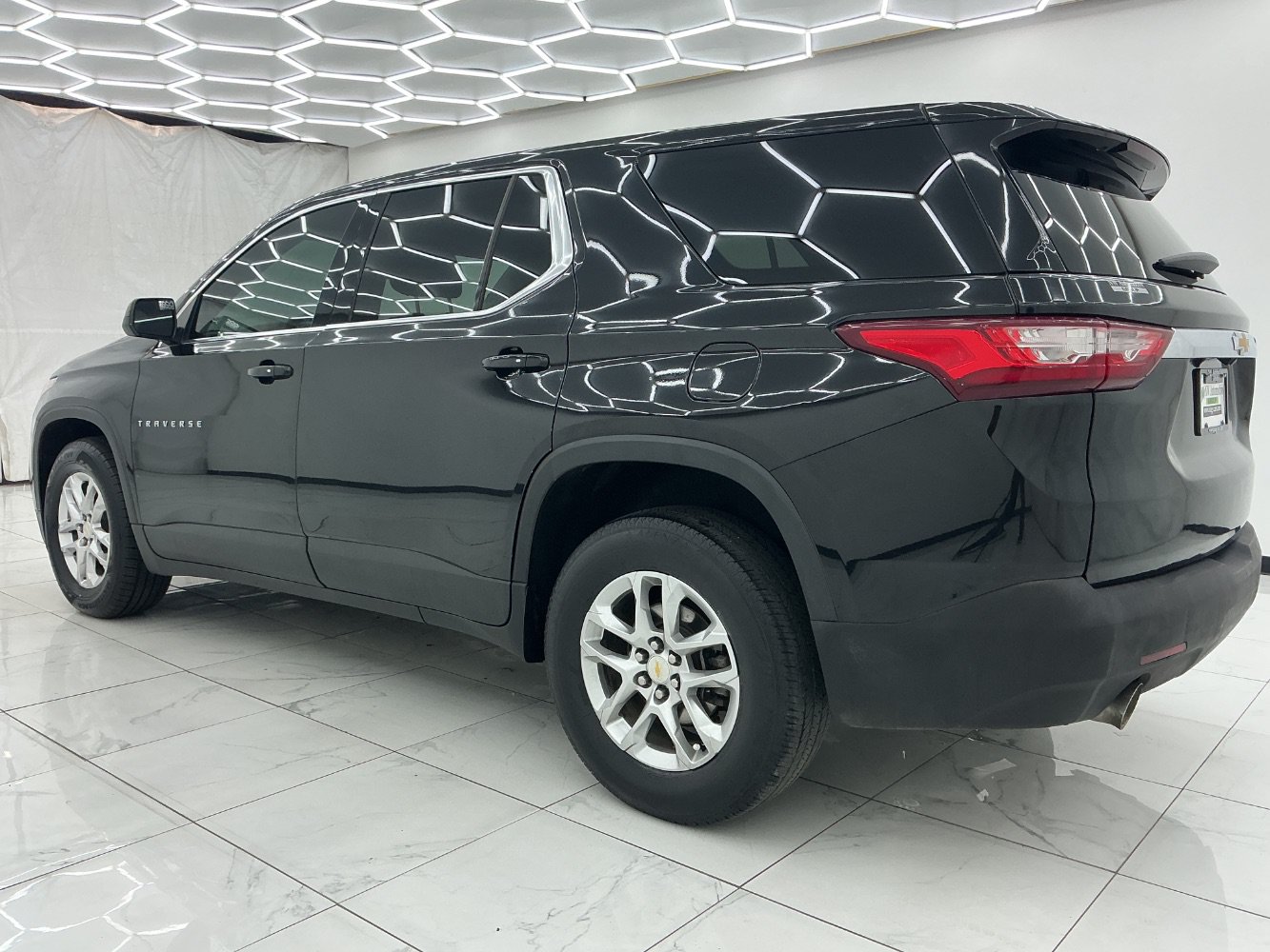 Used 2021 Chevrolet Traverse LS AWD/4WD image 12