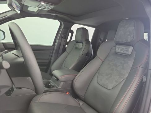 Used 2025 Toyota Tacoma TRD Pro AWD/4WD image 17