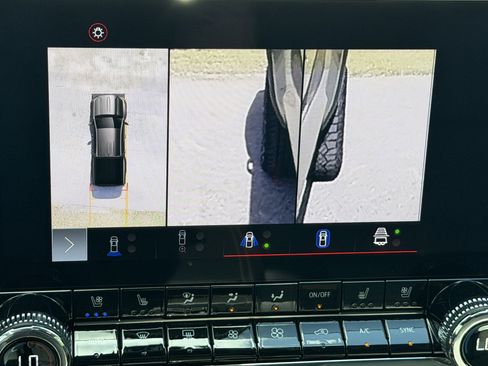 Used 2023 GMC Canyon AT4 w/ AT4 Premium Package image 16