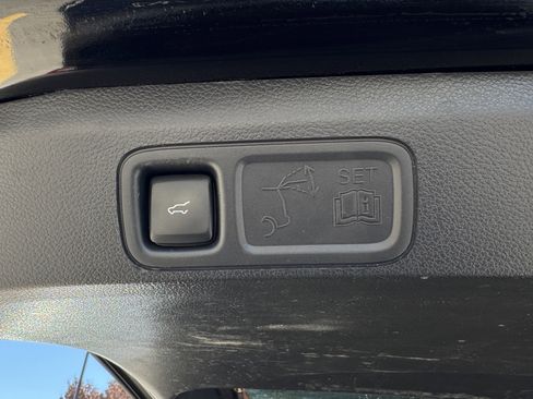 Certified 2024 Ford Expedition Max XLT image 10