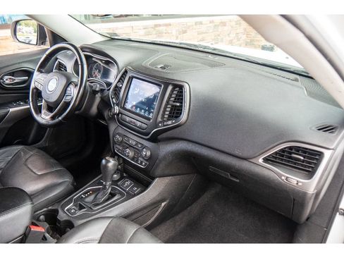 Used 2021 Jeep Cherokee Latitude Lux w/ Comfort/Convenience Group AWD/4WD image 15